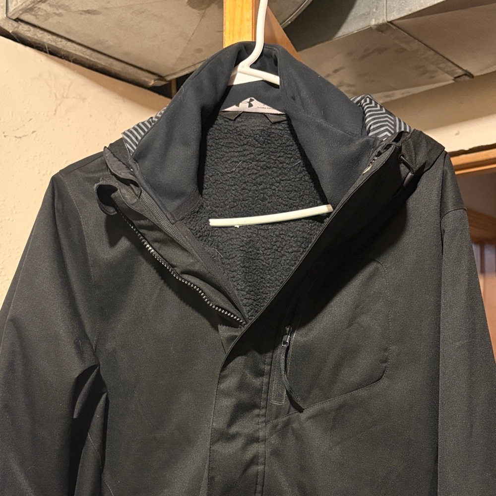 Under Armour Women's black winter jacket
